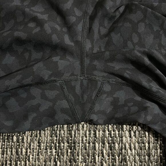 Lululemon Wunder Under Crop (High-Rise) *Full-On Luxtreme 21.5” - Picture 5 of 8